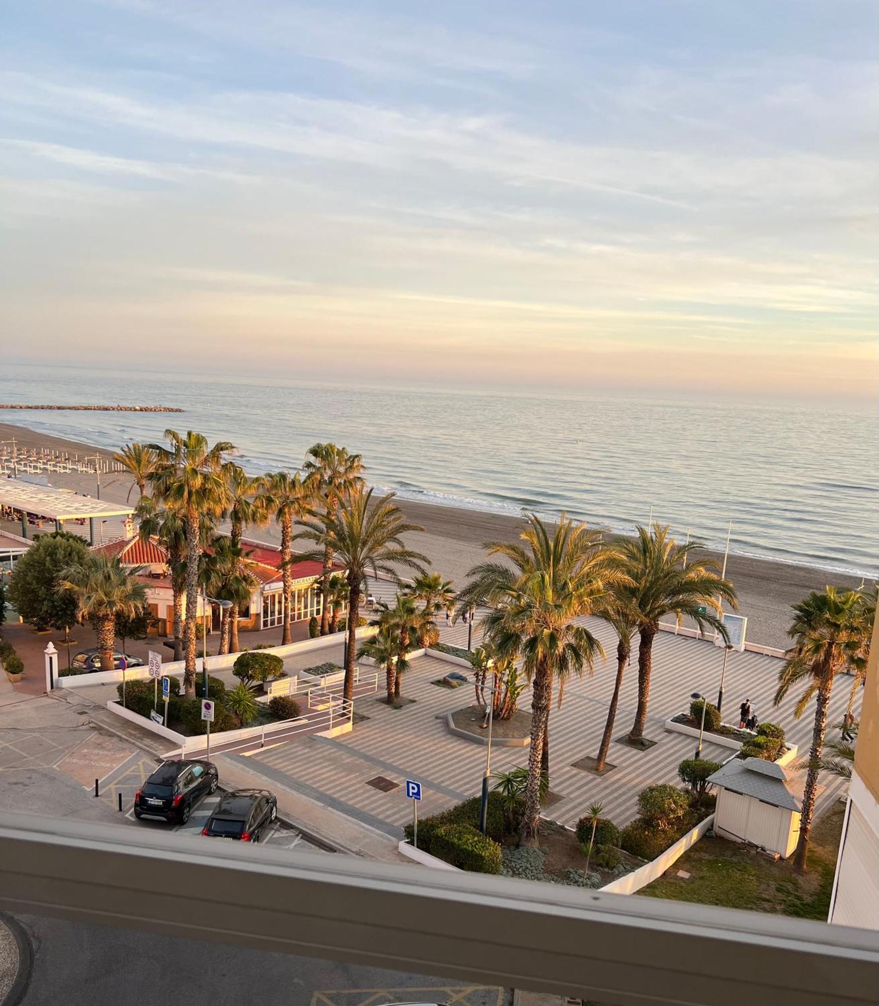 Estudio Mar En Calma, Primera Linea De Playa Con Vistas Al Mar Torrox Exterior photo