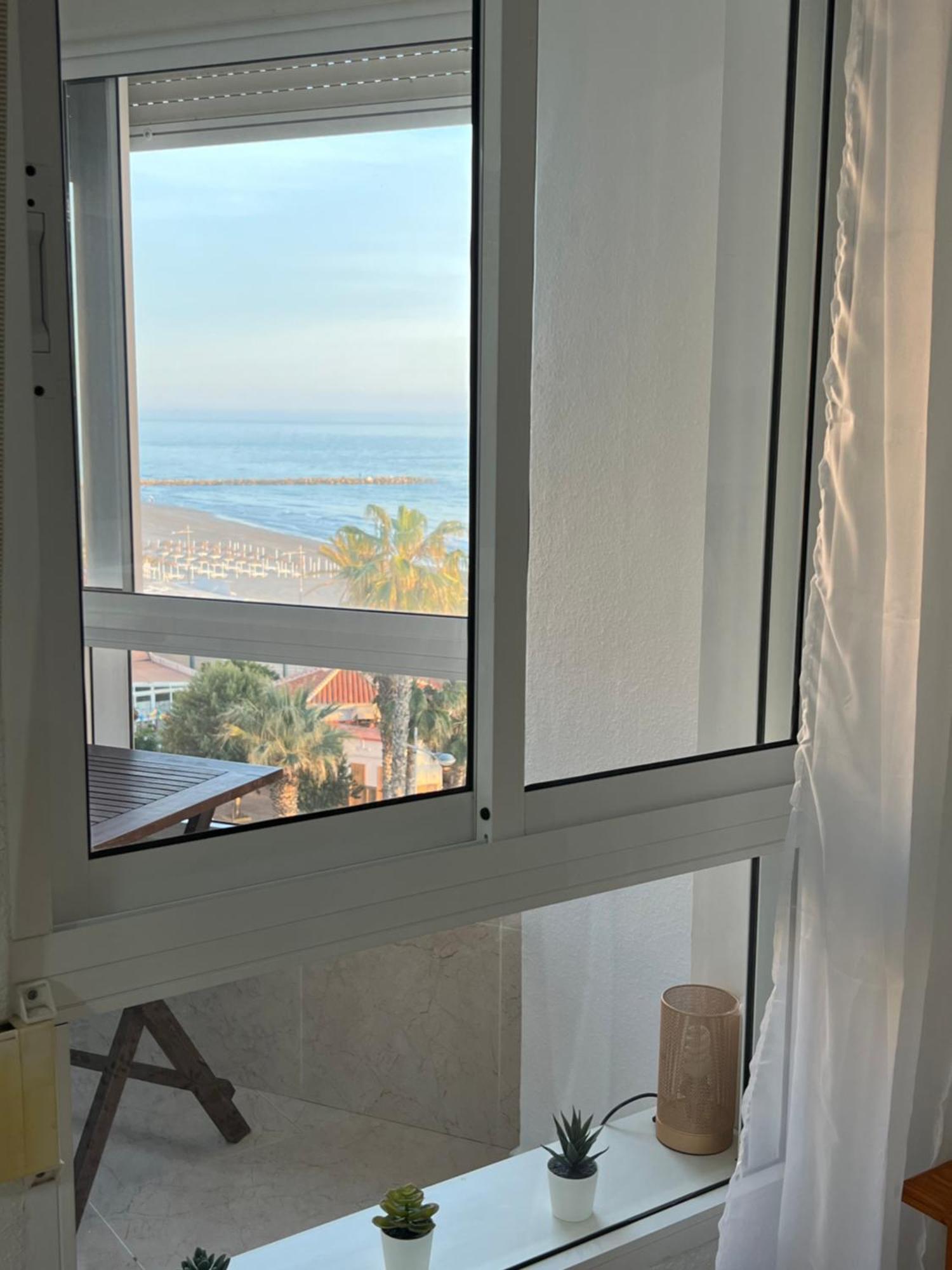 Estudio Mar En Calma, Primera Linea De Playa Con Vistas Al Mar Torrox Exterior photo
