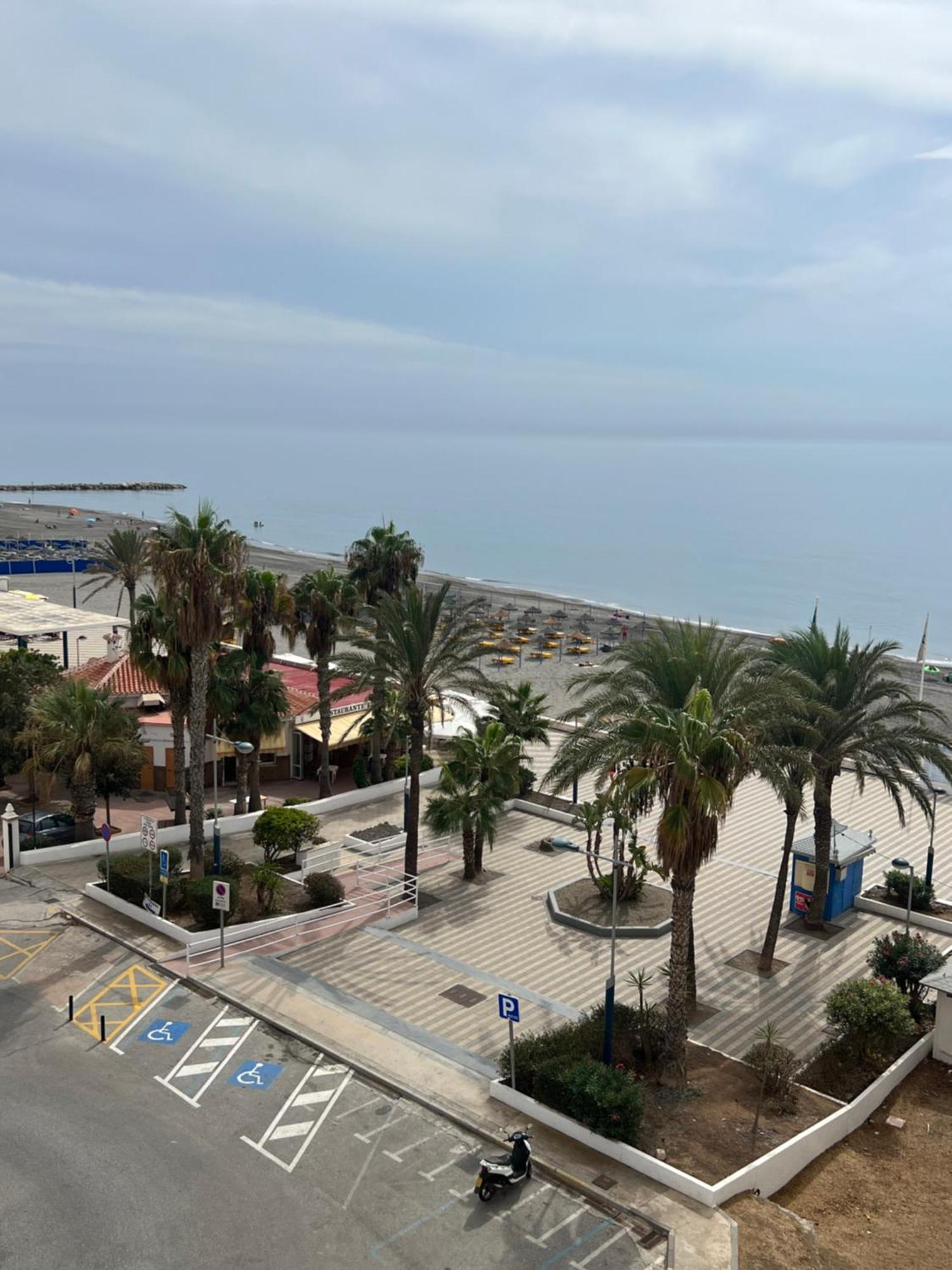 Estudio Mar En Calma, Primera Linea De Playa Con Vistas Al Mar Torrox Exterior photo